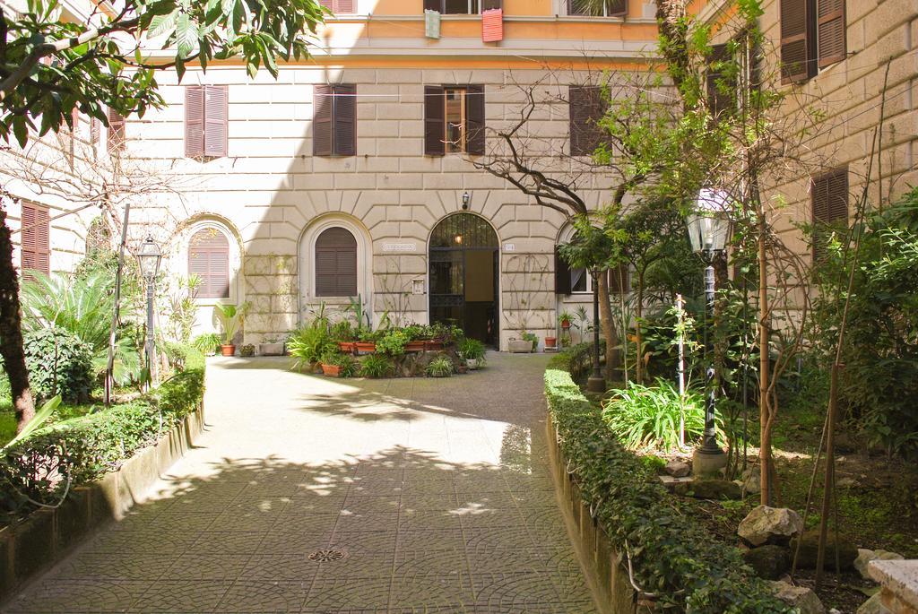Appartamento Larisarooms Rome Bagian luar foto